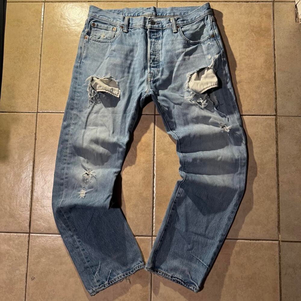 Levis 501 y2k 2000s faded denim jeans size 34 in mens